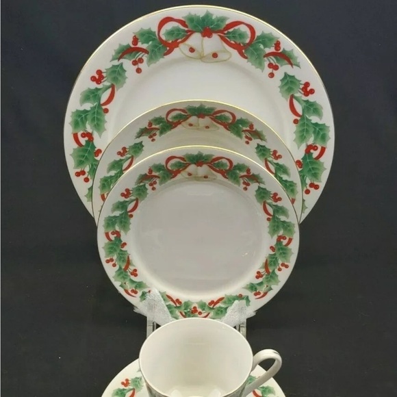 Sango Noel 1990 China 5 Piece Place Setting Christmas Bells Holly Berries Ribbon - Picture 2 of 9